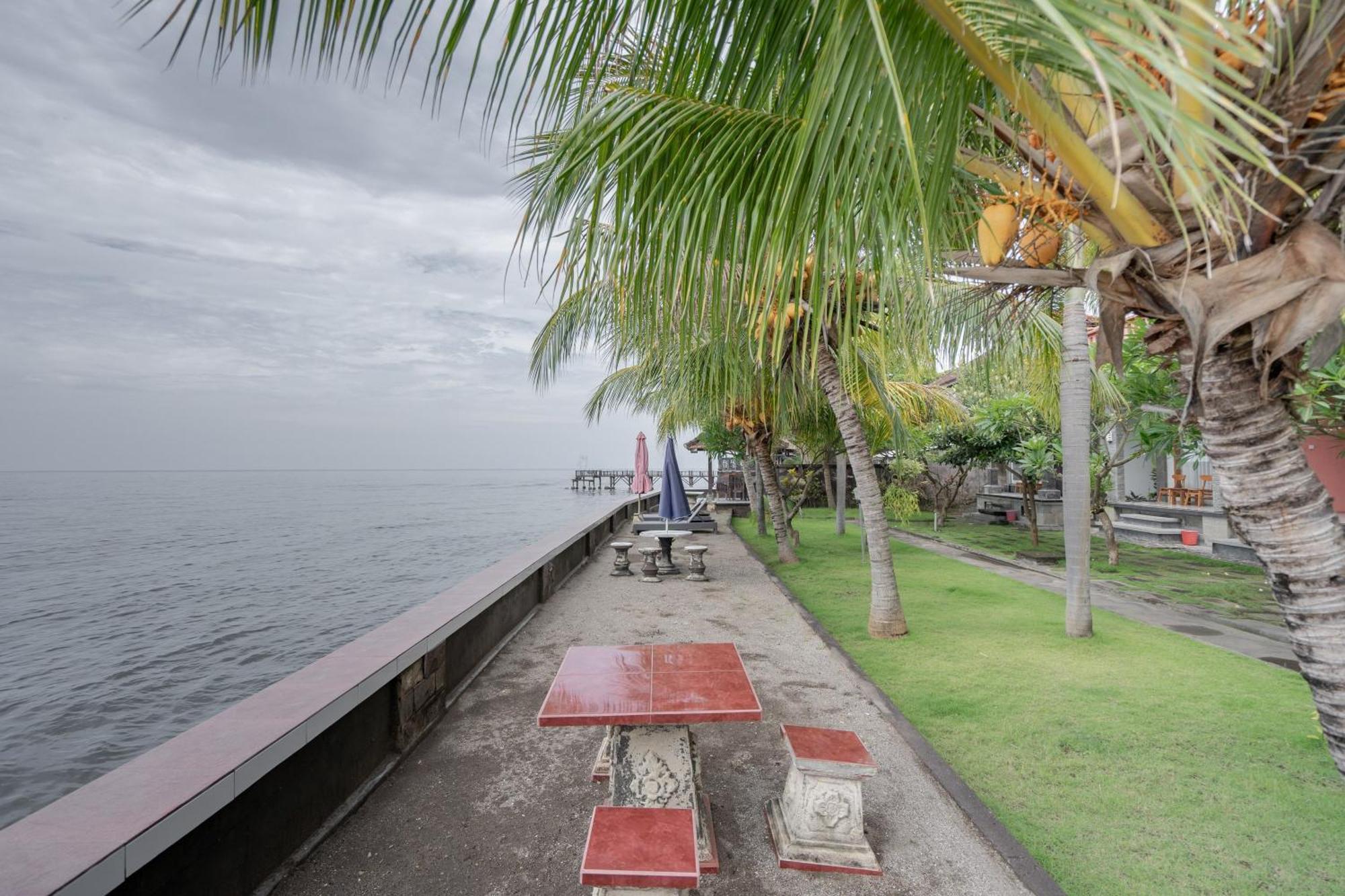Rommeo Inn Lovina Mitra Reddoorz Temukus Exterior foto