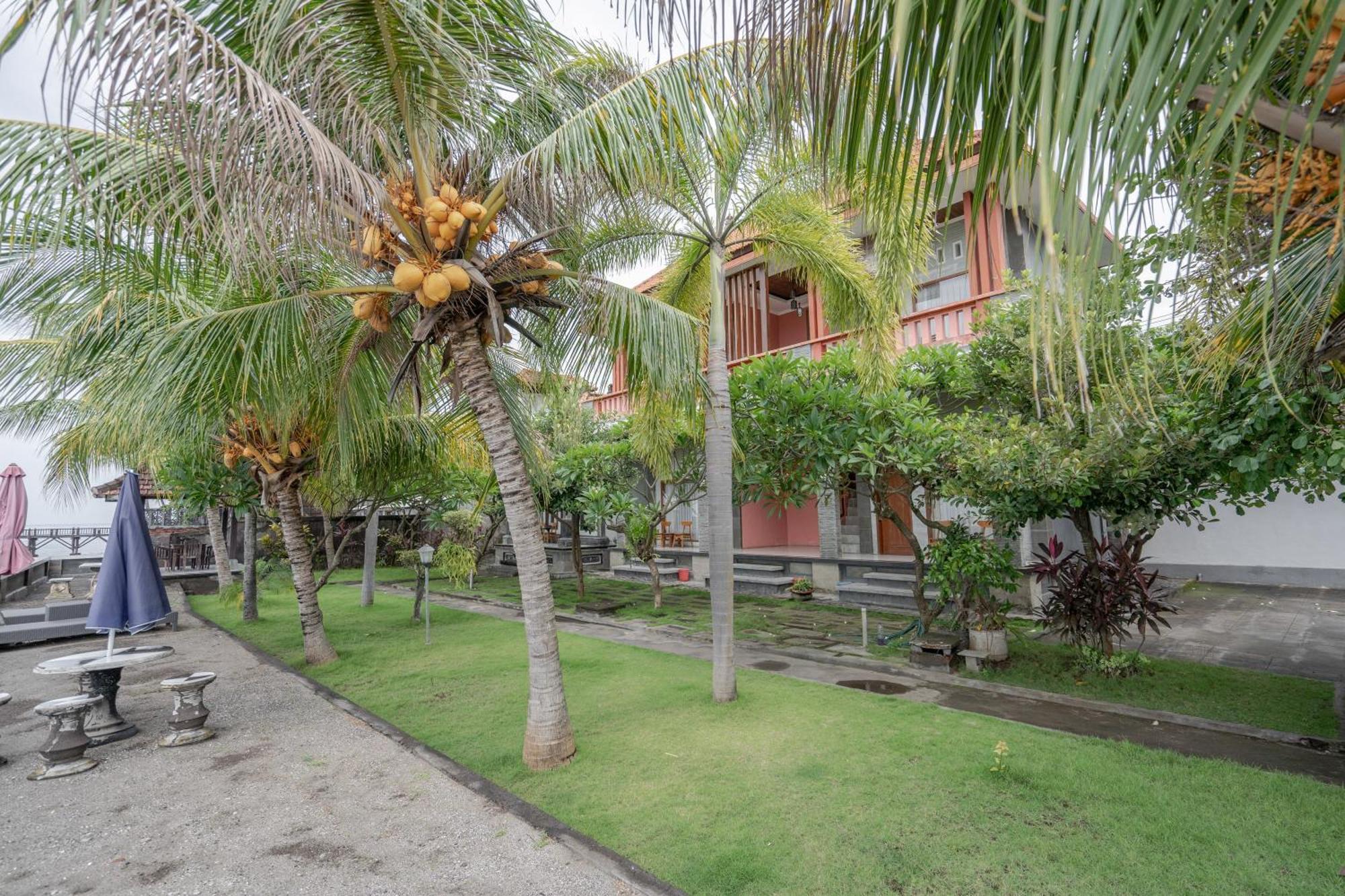 Rommeo Inn Lovina Mitra Reddoorz Temukus Exterior foto